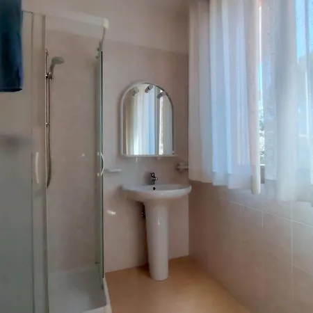 Orchidea Apartment *